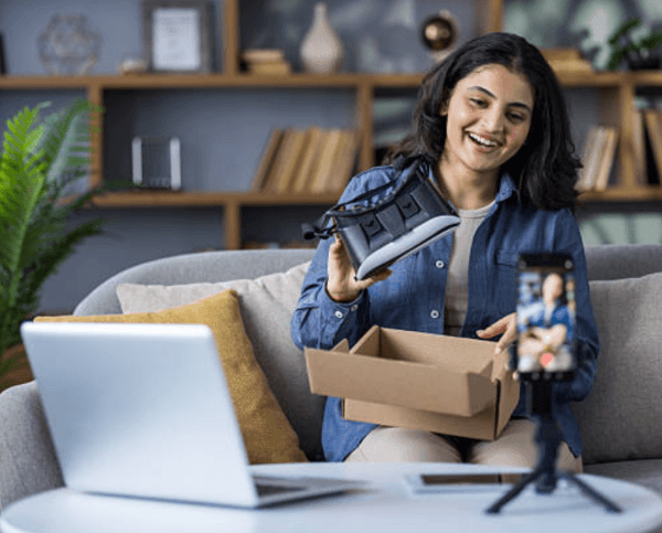 How Influencers Review Products to Shape Consumer Opinions and Drive Sales 